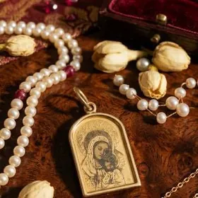 золотой кулон российский