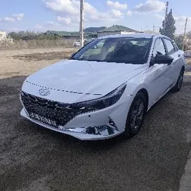Hyundai Elantra 2022