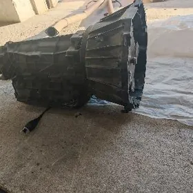 bmw 4.4  karobka 5 HP 24