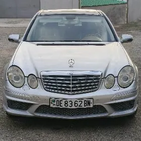Mercedes-Benz E320 2005