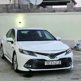 Toyota Camry 2018