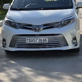 Toyota Sienna 2020