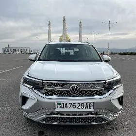 Volkswagen Taos 2021