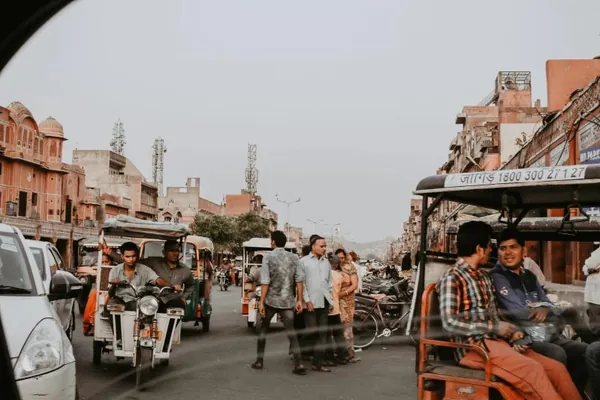 Hindistanda sanly görnüşde iň uly ilat ýazuwy başlandy