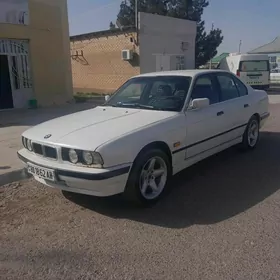 BMW 525 1990
