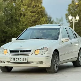 Mercedes-Benz C-Class 2003