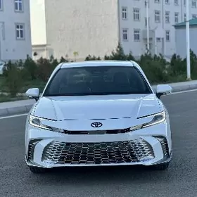 Toyota Camry 2025