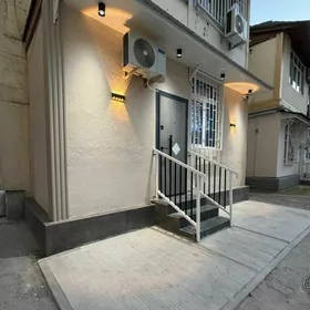 Центр 3 комнаты 1 этаж