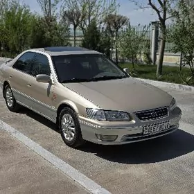 Toyota Camry 2000