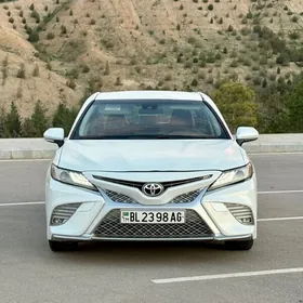 Toyota Camry 2021