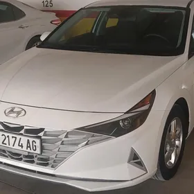 Hyundai Elantra 2022