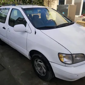 Toyota Sienna 2000