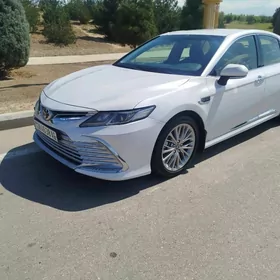 Toyota Camry 2021