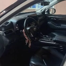 Toyota Highlander 2020