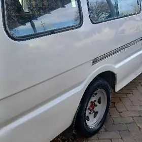 Toyota Hiace 1992
