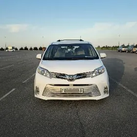 Toyota Sienna 2020