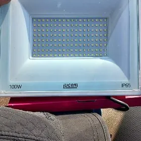 100w Lucem prožektor ak