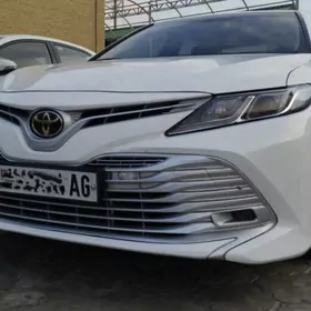 Toyota Camry 2019