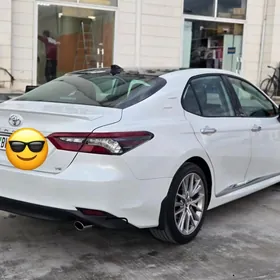 Toyota Camry 2021
