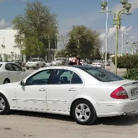 Mercedes-Benz E320 2003