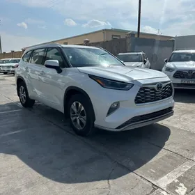 Toyota Highlander 2021