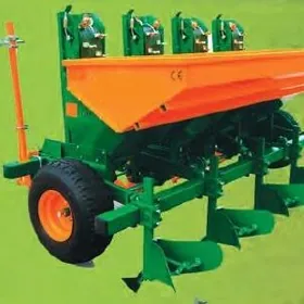 Kartoşka ekýän we ýygýan  agregatlar