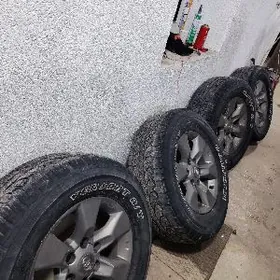 Balon 265 65 17 prada runner