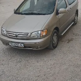 Toyota Sienna 2002