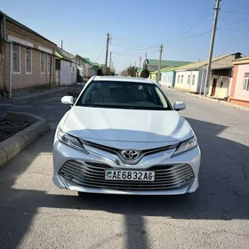 Toyota Camry 2020
