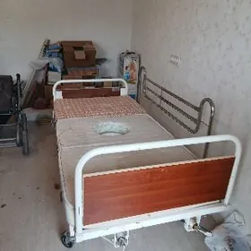 кровать  krawat