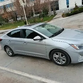 Hyundai Elantra 2020