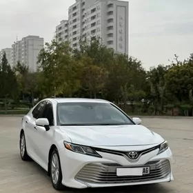 Toyota Camry 2018