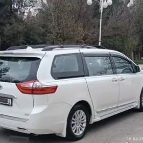 Toyota Sienna 2018