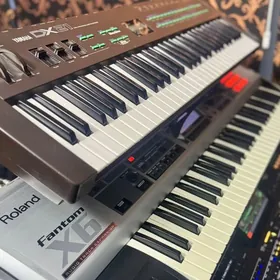 Roland Fantom Yamaha