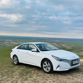 Hyundai Elantra 2022