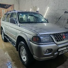 Mitsubishi Montero Sport 2002