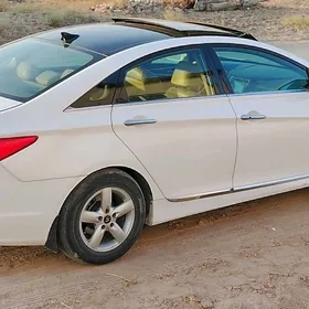 Hyundai Sonata Hybrid 2012