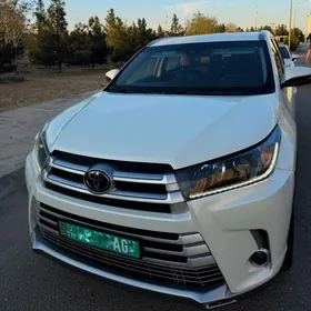 Toyota Highlander 2019