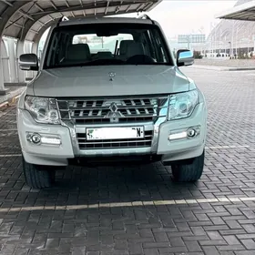 Mitsubishi Pajero 2014