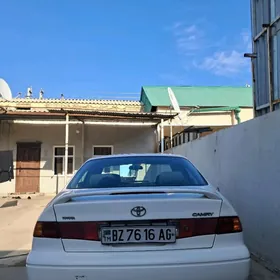 Toyota Camry 2000