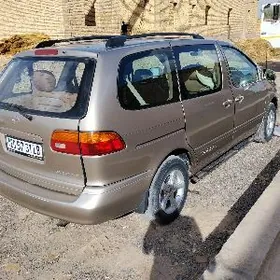 Toyota Sienna 2000