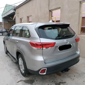 Toyota Highlander 2019