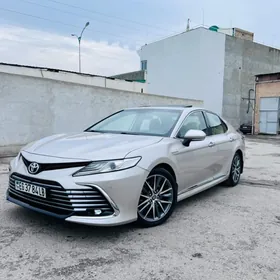 Toyota Camry 2021