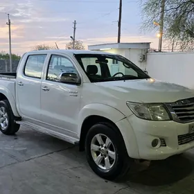 Toyota Hilux 2013