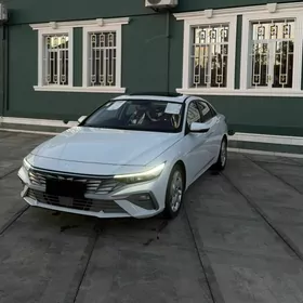 Hyundai Elantra 2025