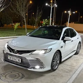 Toyota Camry 2019