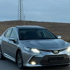 Toyota Camry 2020