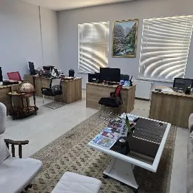 Yubileniy 50 m2 magazyn, ofis