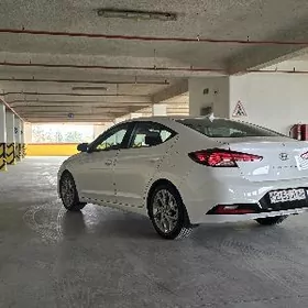 Hyundai Elantra 2020
