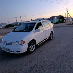 Toyota Sienna 2001
